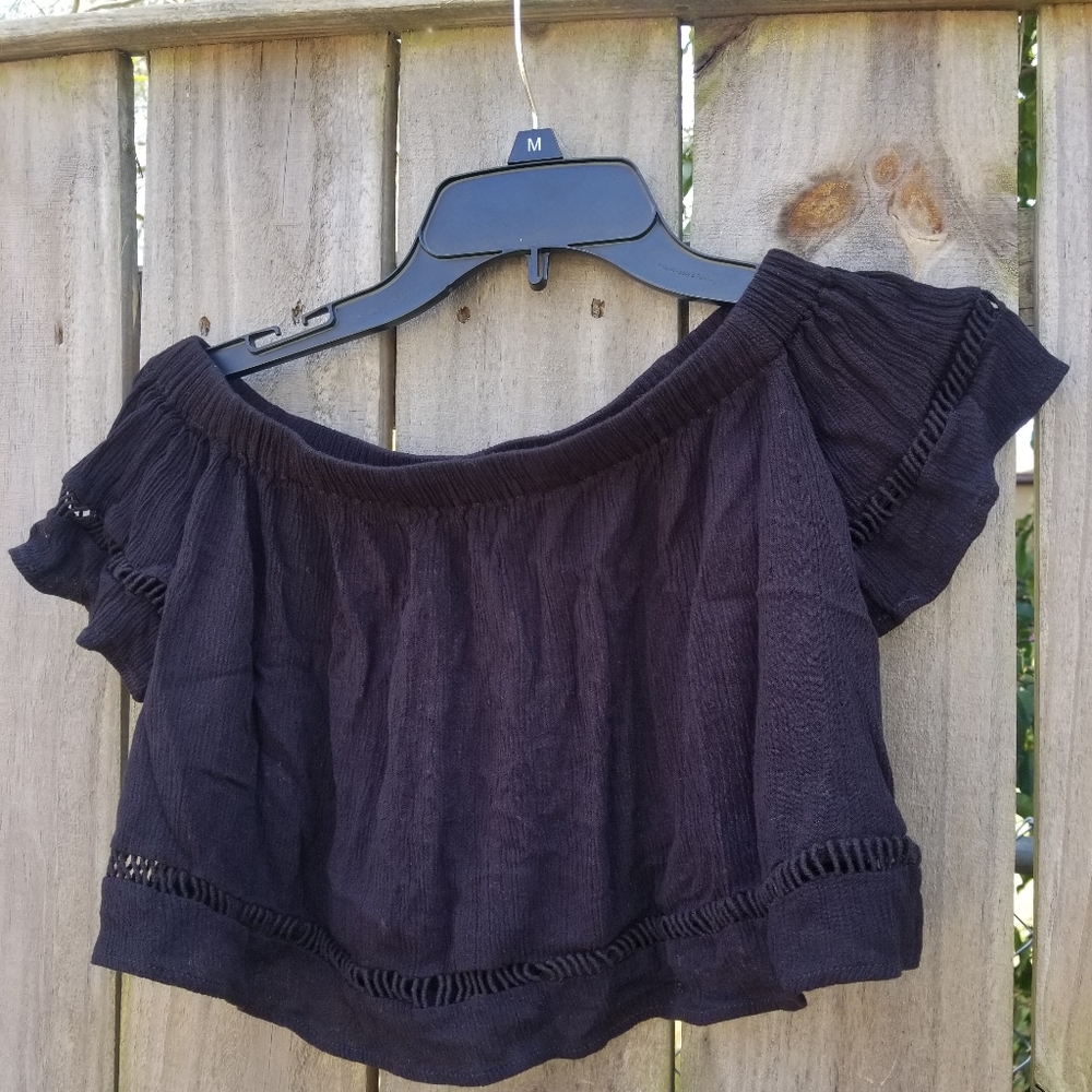 Off the shoulder black Flowy crop top
